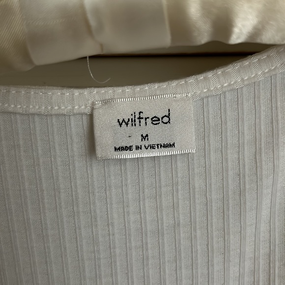 COPY - Wilfred by Aritzia Pearl button shirt size M - Picture 3 of 3